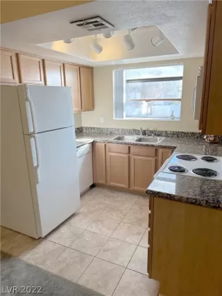 Photo #2: 2460731 Listing