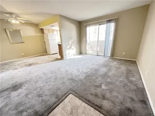 Photo #4: 2460731 Listing