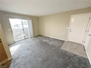 Photo #5: 2460731 Listing