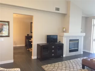 Photo #3: 2460748 Listing 