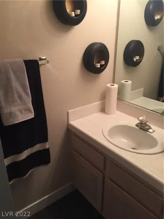 Photo #6: 2460748 Listing 