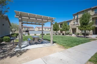 Photo #5: 2460753 Listing 