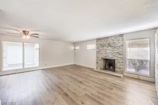 Photo #4: 2460762 Listing 