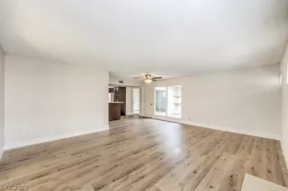 Photo #6: 2460762 Listing 