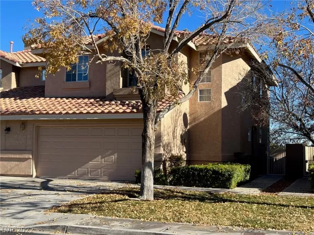 MLS: 2460791 Condo For Sale