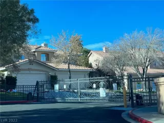 Photo #4: 2460791 Listing 