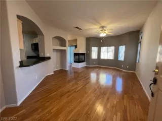 Photo #6: 2460791 Listing 