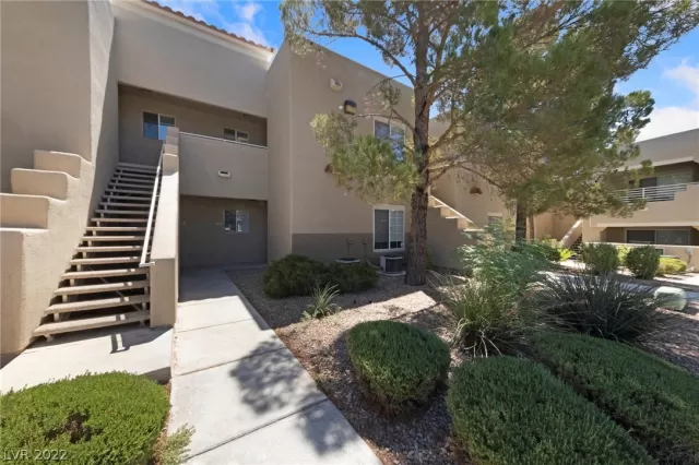 MLS: 2460794 Condo For Sale