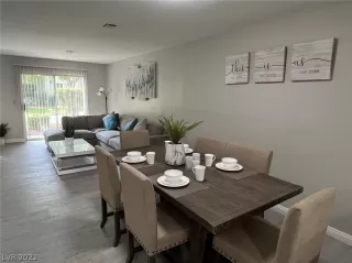 Photo #6: 2460801 Listing