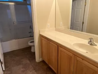 Photo #6: 2460809 Listing 