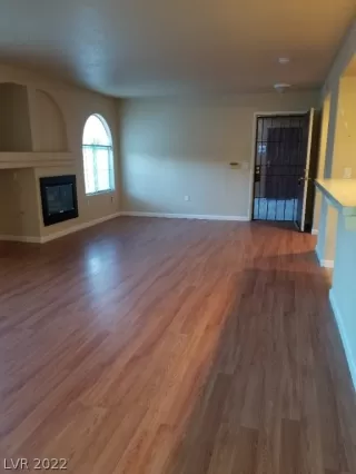 Photo #4: 2460811 Listing