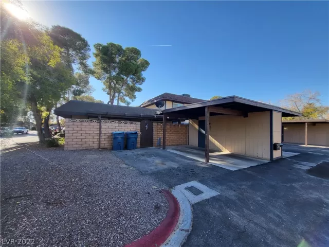 MLS: 2460826 Condo For Sale