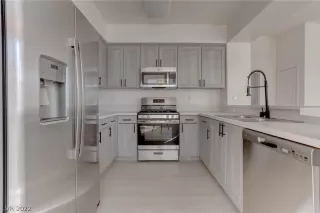 Photo #4: 2460830 Listing 