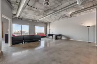 Photo #5: 2460868 Listing