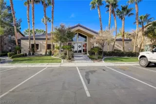 Photo #1: 2460871 Listing