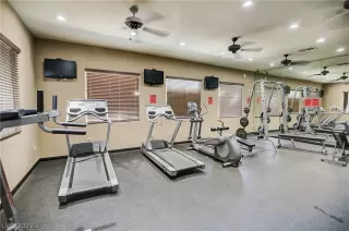 Photo #2: 2460871 Listing