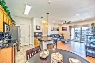 Photo #3: 2460892 Listing 