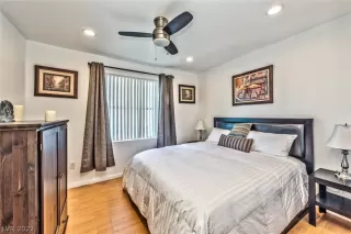 Photo #5: 2460892 Listing 