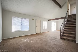 Photo #4: 2460898 Listing 