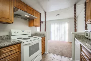 Photo #6: 2460898 Listing 