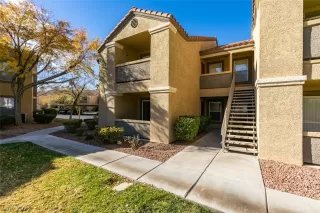 Photo #2: 2460907 Listing