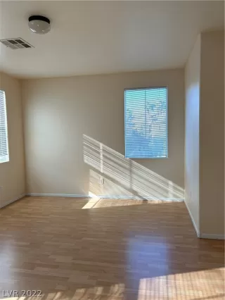 Photo #3: 2460910 Listing 