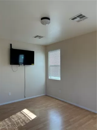 Photo #4: 2460910 Listing 