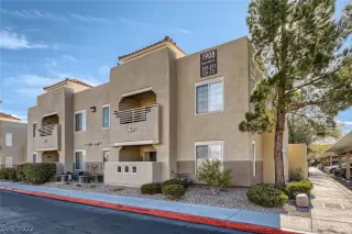 Photo #2: 2460920 Listing