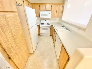 Photo #3: 2460929 Listing 