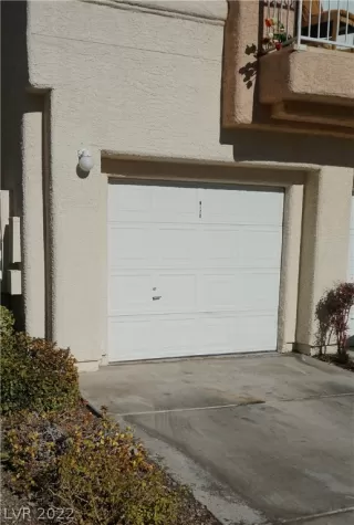 Photo #1: 2460968 Listing 