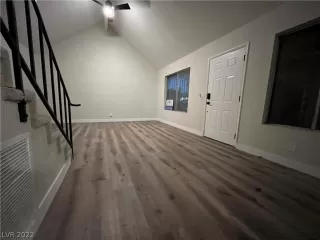 Photo #3: 2460976 Listing 