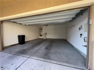 Photo #2: 2460978 Listing 