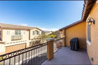 Photo #4: 2460978 Listing 