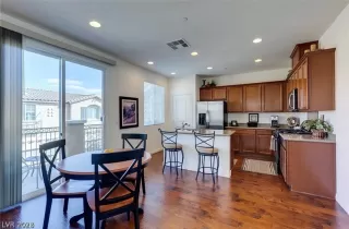 Photo #6: 2460978 Listing 