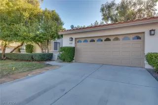 Photo #2: 2460989 Listing