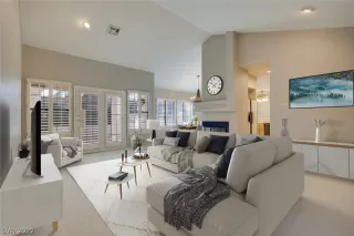 Photo #3: 2460989 Listing