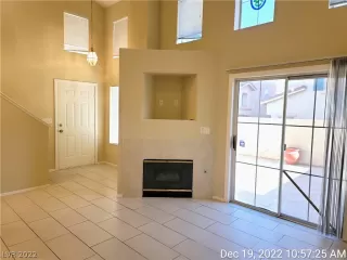 Photo #5: 2461000 Listing 