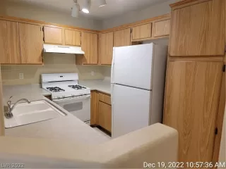 Photo #6: 2461000 Listing 