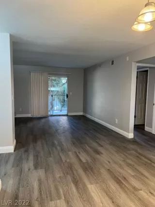 Photo #3: 2461005 Listing 