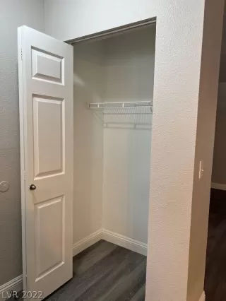 Photo #4: 2461005 Listing 