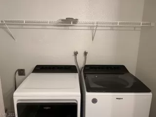 Photo #6: 2461005 Listing 