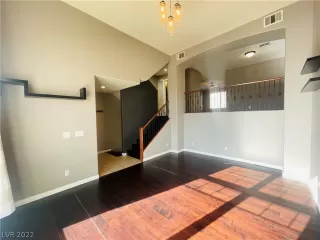 Photo #4: 2461015 Listing 