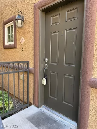 Photo #1: 2461021 Listing 