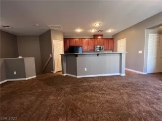 Photo #5: 2461021 Listing 