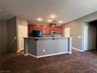 Photo #6: 2461021 Listing 