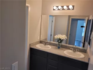 Photo #5: 2461035 Listing 