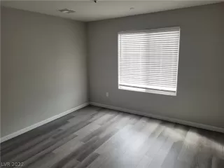 Photo #6: 2461035 Listing 