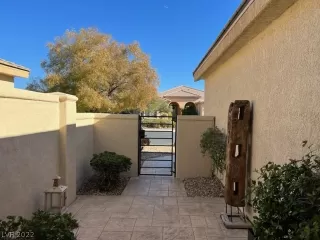 Photo #3: 2461056 Listing 