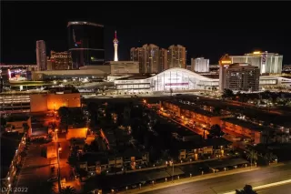 Photo #4: 2461088 Listing