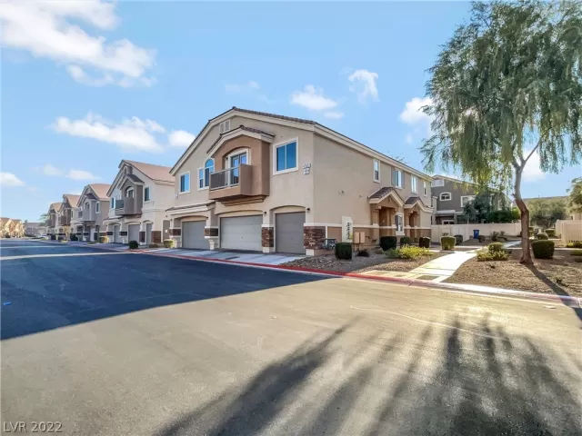 MLS: 2461117 Condo For Sale